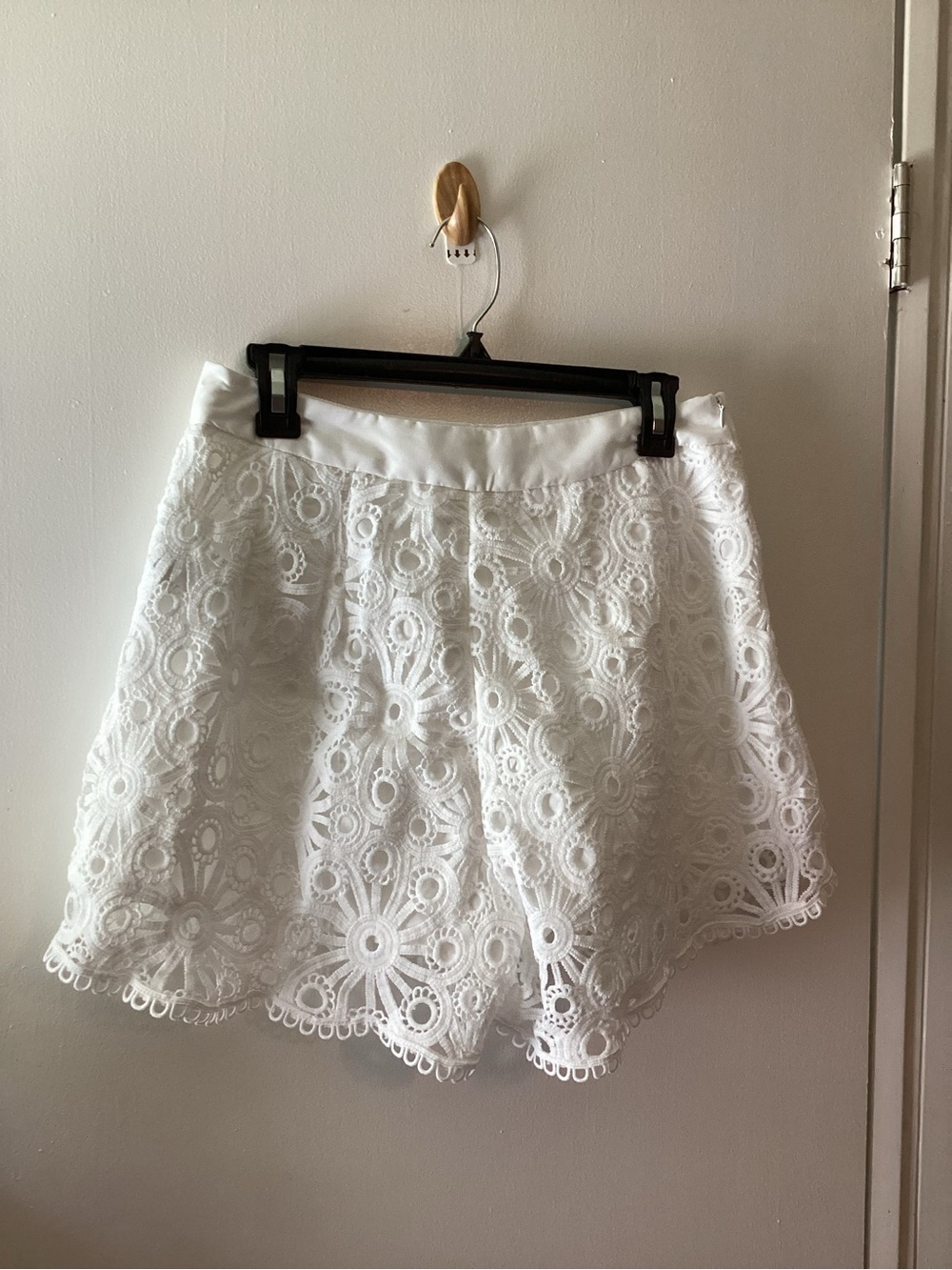 SHEIN White Floral Lace Skort